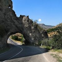Լարսը բաց է բոլոր տեսակի տրանսպորտային միջոցների համար
