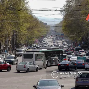 Ավինյանը հանձնարարել է մինչև աշուն Երևանում իրականացնել ավտոբուսային երկու հիմնական ուղեգծերի կահավորումը
