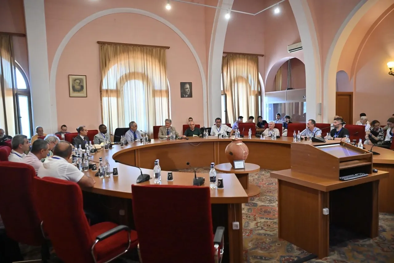 Հայաստանում քննարկում են ճառագայթման և մասնիկների փոխազդեցության ոլորտի նվաճումներն ու դրանց կիրառությունները