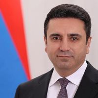 Ալեն Սիմոնյանը ներկայացրել է պատգամավորի երդման՝ առաջարկվող նոր տեքստը, որը կդրվի քվեարկության