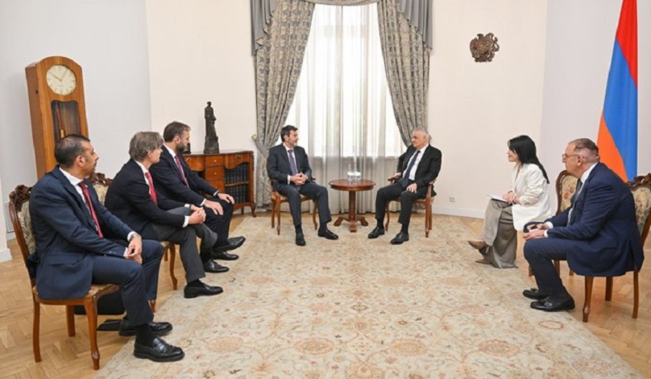 Փոխվարչապետ Գրիգորյանը հանդիպել է ՎԶԵԲ-ի ներկայացուցիչների հետ