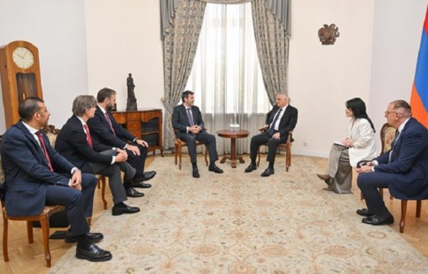 Փոխվարչապետ Գրիգորյանը հանդիպել է ՎԶԵԲ-ի ներկայացուցիչների հետ