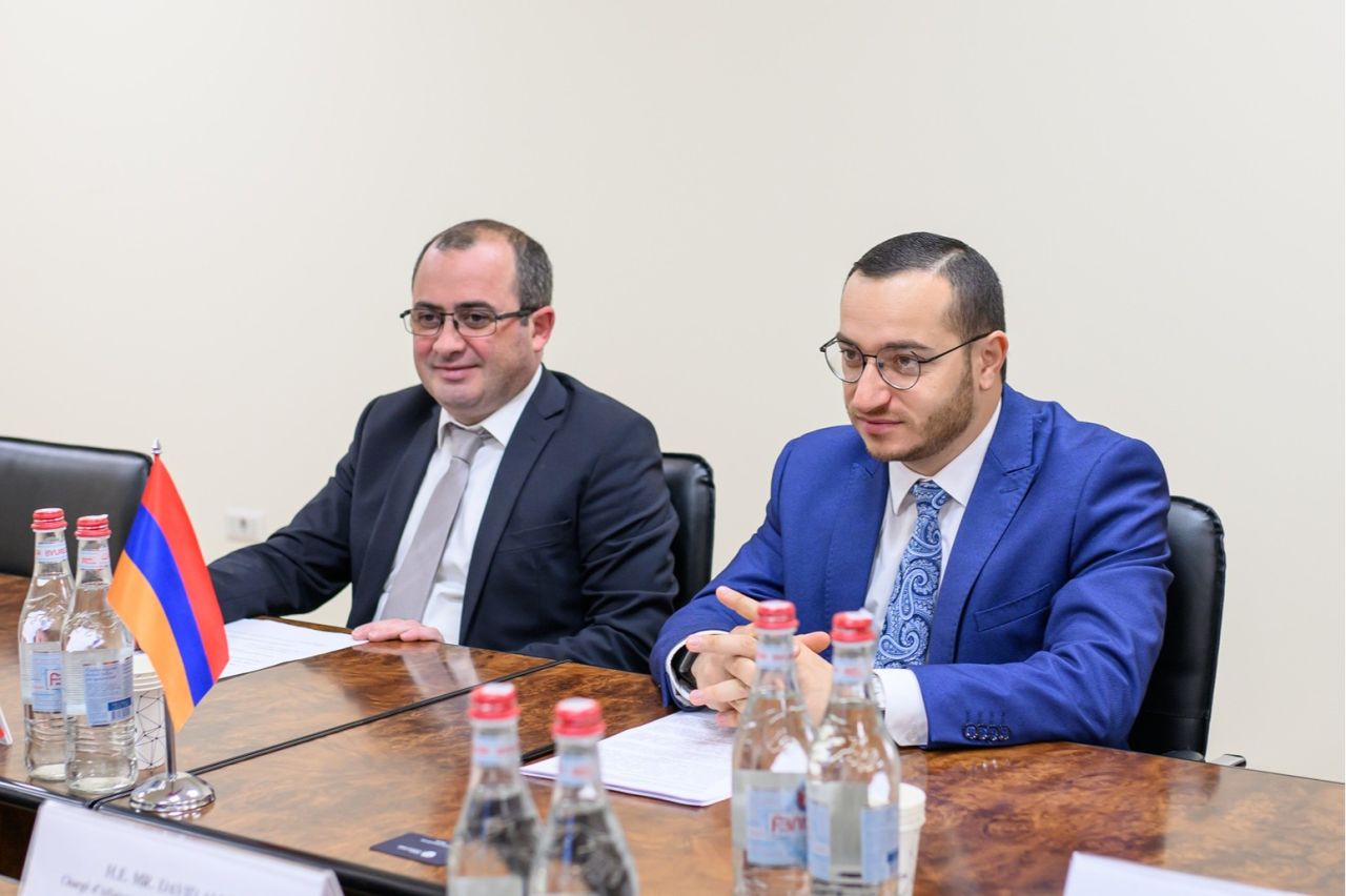 Մխիթար Հայրապետյանը հանդիպել է ԱՄՆ գործերի ժամանակավոր հավատարմատար Դեյվիդ Ալենին