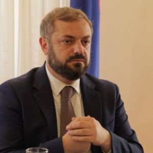 Որքան ծիրան, կեռաս, պղպեղ և ծաղիկ է արտահանվել․ Պապոյանը վիճակագրություն է հրապարակել