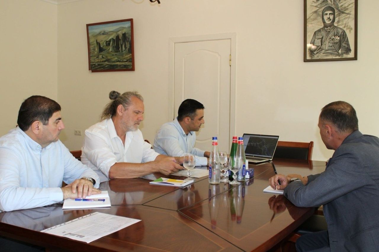 «Սյունիքի վերականգնման, դիմակայունության և զարգացման» (R2D Syunik) ծրագրի թիմի հետ քննարկվել են մարզային զարգացման ծրագրեր