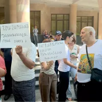 Զեղծարարության զոհ դարձած քաղաքացիները պահանջում են ՔԿ նախագահի հրաժարականը