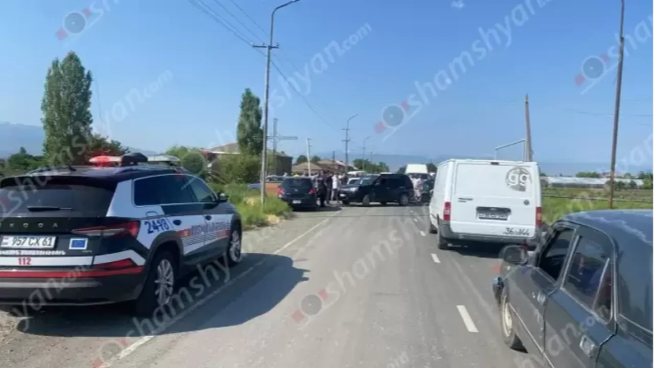 Լարված իրավիճակ Արմավիրում. կարկուտից տուժած գյուղացիները փակել են Մարգարա-Վանաձոր-Տաշիր ճանապարհը