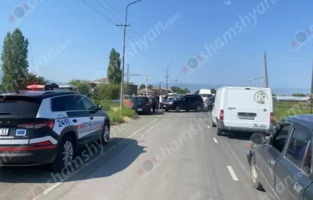 Լարված իրավիճակ Արմավիրում. կարկուտից տուժած գյուղացիները փակել են Մարգարա-Վանաձոր-Տաշիր ճանապարհը