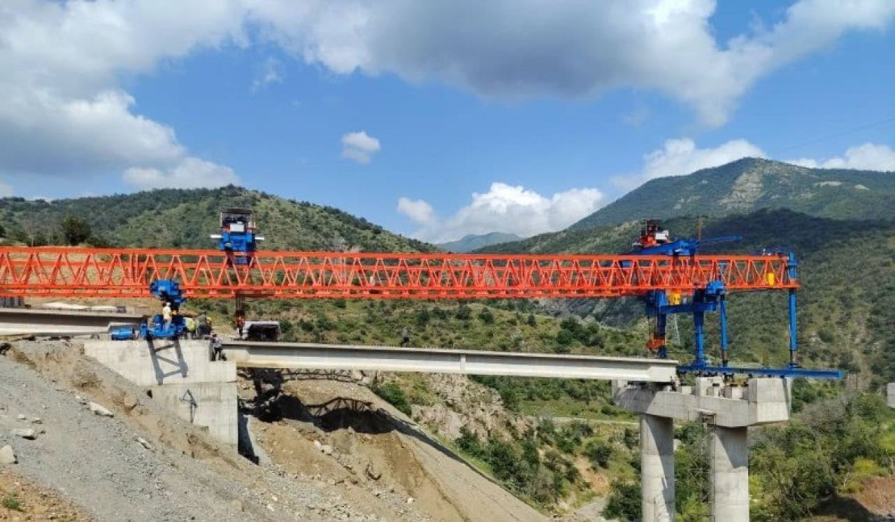 Քաջարան-Ագարակ հատվածում կամուրջների հեծանների մոնտաժման տեխնոլոգիան ՀՀ-ում կիրառվում է առաջին անգամ