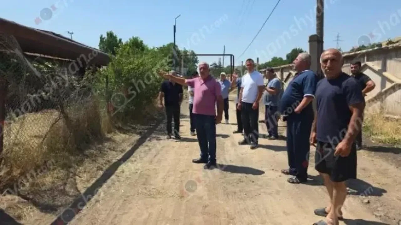 Նոր Գեղիում հսկայական կոյուղատարից կեղտաջրերը լցվում են մարդկանց այգիներ. կա համաճարակի վտանգ