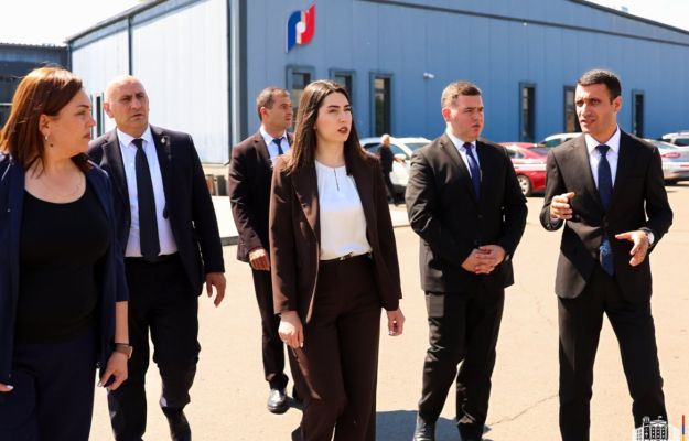 ՆԳ նախարարն այցելել է Շիրակի մարզի հաշվառման-քննական բաժին