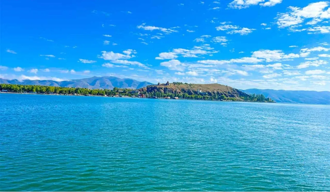 Դադարեցվել է Սևանա լճի 3000 քմ մակերեսով հողամասի կառուցապատման իրավունքի պետական գրանցումը