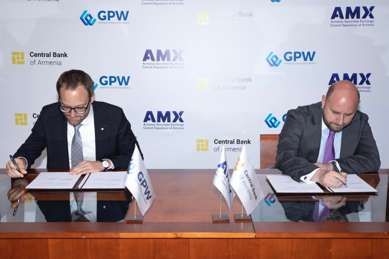 ՀՀ ԿԲ-ն և ՎՖԲ-ն ստորագրեցին Հայաստանի ֆոնդային բորսայի վաճառքի պայմանագիրը