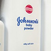Johnson & Johnson-ը դադարեցնում է մանկական փոշու վաճառքը համաշխարհային շուկայում