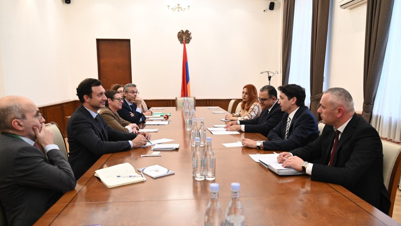 ՀՀ ֆինանսների նախարարը հյուրընկալել է Ֆրանսիայի դեսպանին եւ Զարգացման ֆրանսիական գործակալության ներկայացուցիչներին