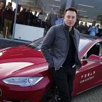 Իլոն Մասկը խոստացել է առաջիկա 2 տարիներին չվաճառել Tesla-ի բաժնետոմսերը