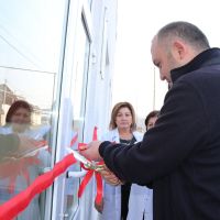 Մարզպետ Սեդրակ Թևոնյանն ու մարզպետի տեղակալ Արտավազդ Նազարեթյանը ներկա են գտնվել Հովտաշատ բնակավայրի բուժամբուլատորիայի նոր շենքի բացման արարողությանը