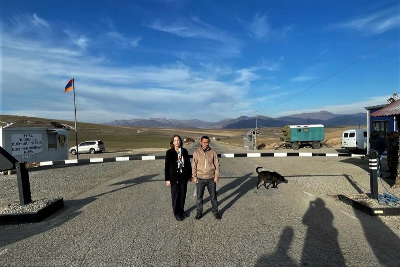 ԱՄՆ դեսպան Քրիստինա Քվինն այցելել է Լաչինի միջանցքի սկզբնամաս